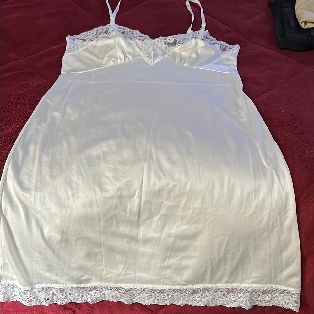 Elegant White Lace Trim Chemise
